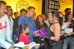 Salman Khan at Gold_s Gym -Mega Spinnathon 2009 in Banstand, Bandra on 1st Dec 2009 (14).JPG